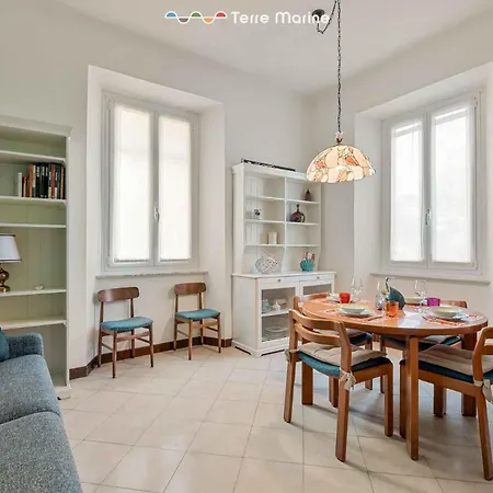 Le Libellule, Terre Marine